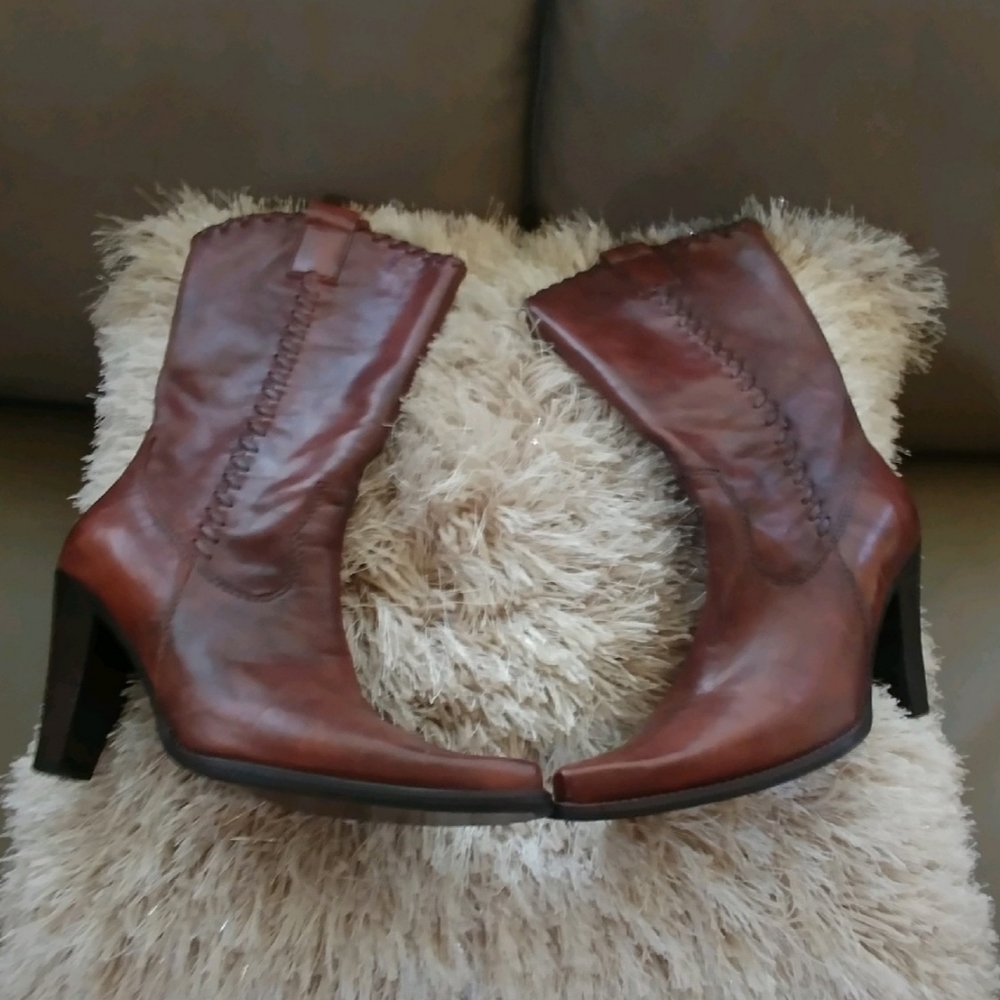 Steve Madden cognac leather cowgirl boots.